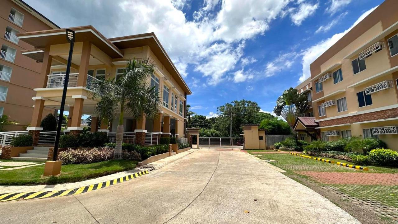 2 Bedroom And Studio Apartments With Private Pool And Gym In Vista Manors Verdant Puerto Princesa Exterior foto