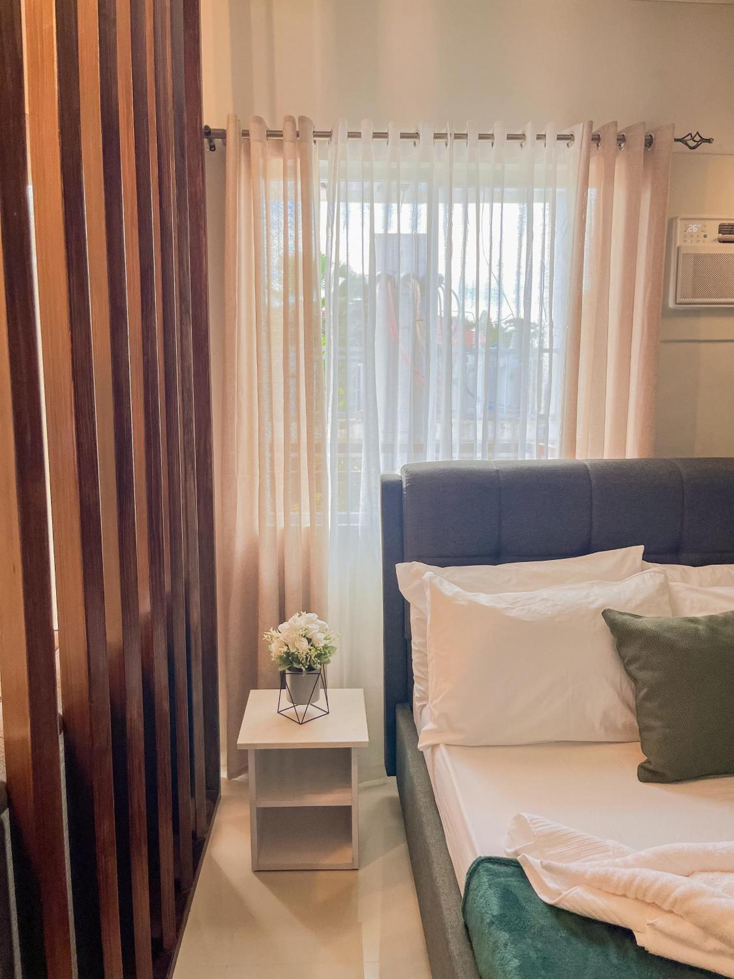 2 Bedroom And Studio Apartments With Private Pool And Gym In Vista Manors Verdant Puerto Princesa Exterior foto
