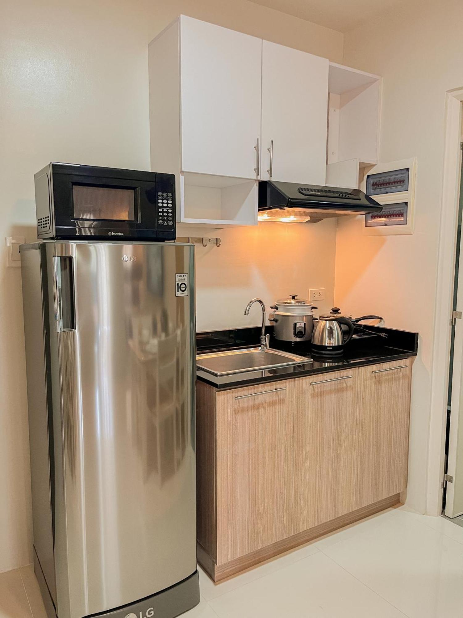 2 Bedroom And Studio Apartments With Private Pool And Gym In Vista Manors Verdant Puerto Princesa Exterior foto