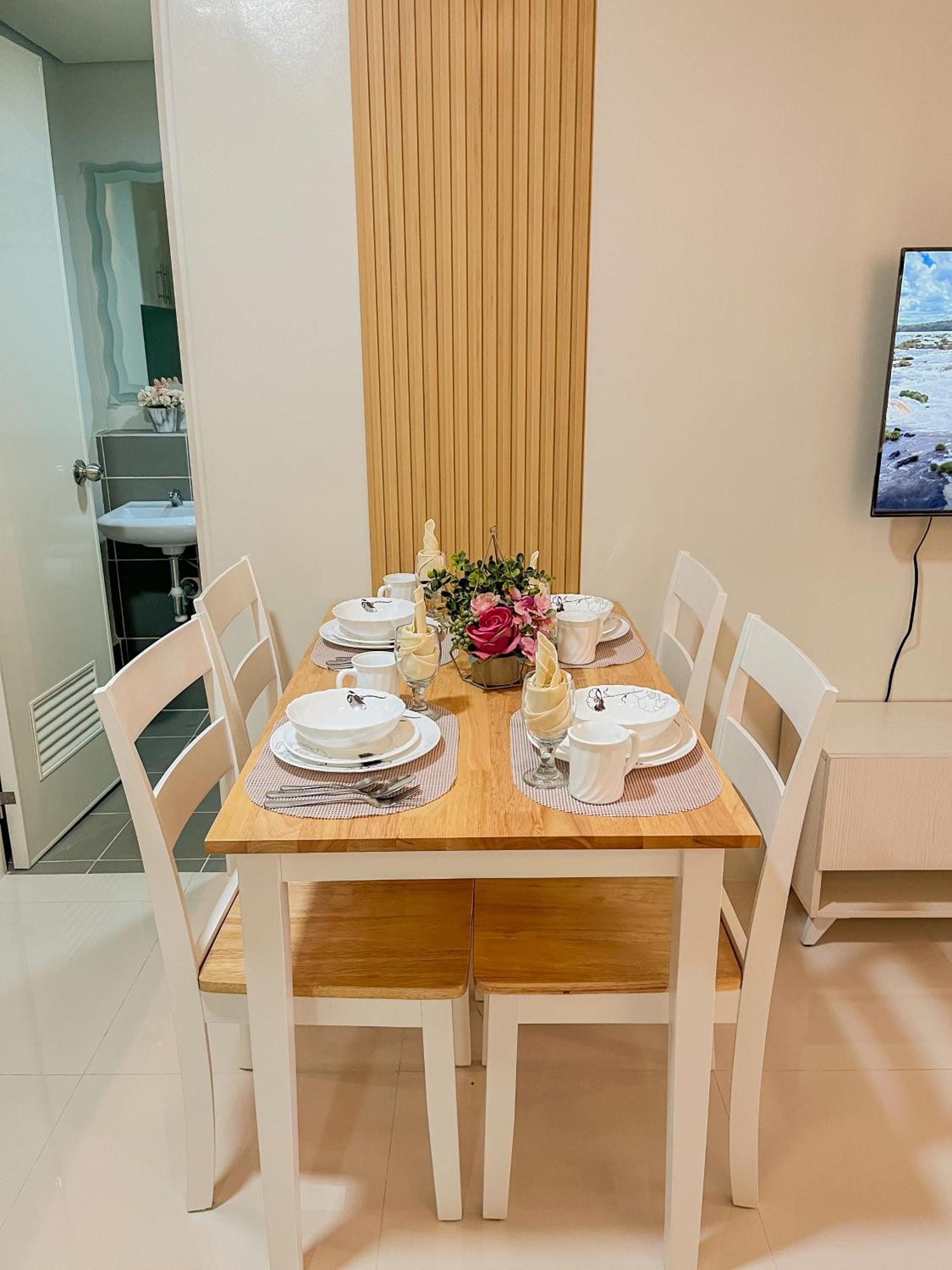 2 Bedroom And Studio Apartments With Private Pool And Gym In Vista Manors Verdant Puerto Princesa Exterior foto
