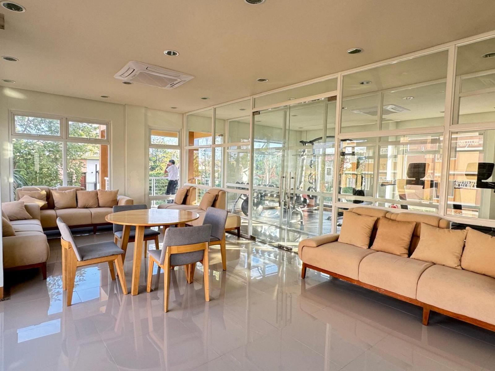 2 Bedroom And Studio Apartments With Private Pool And Gym In Vista Manors Verdant Puerto Princesa Exterior foto