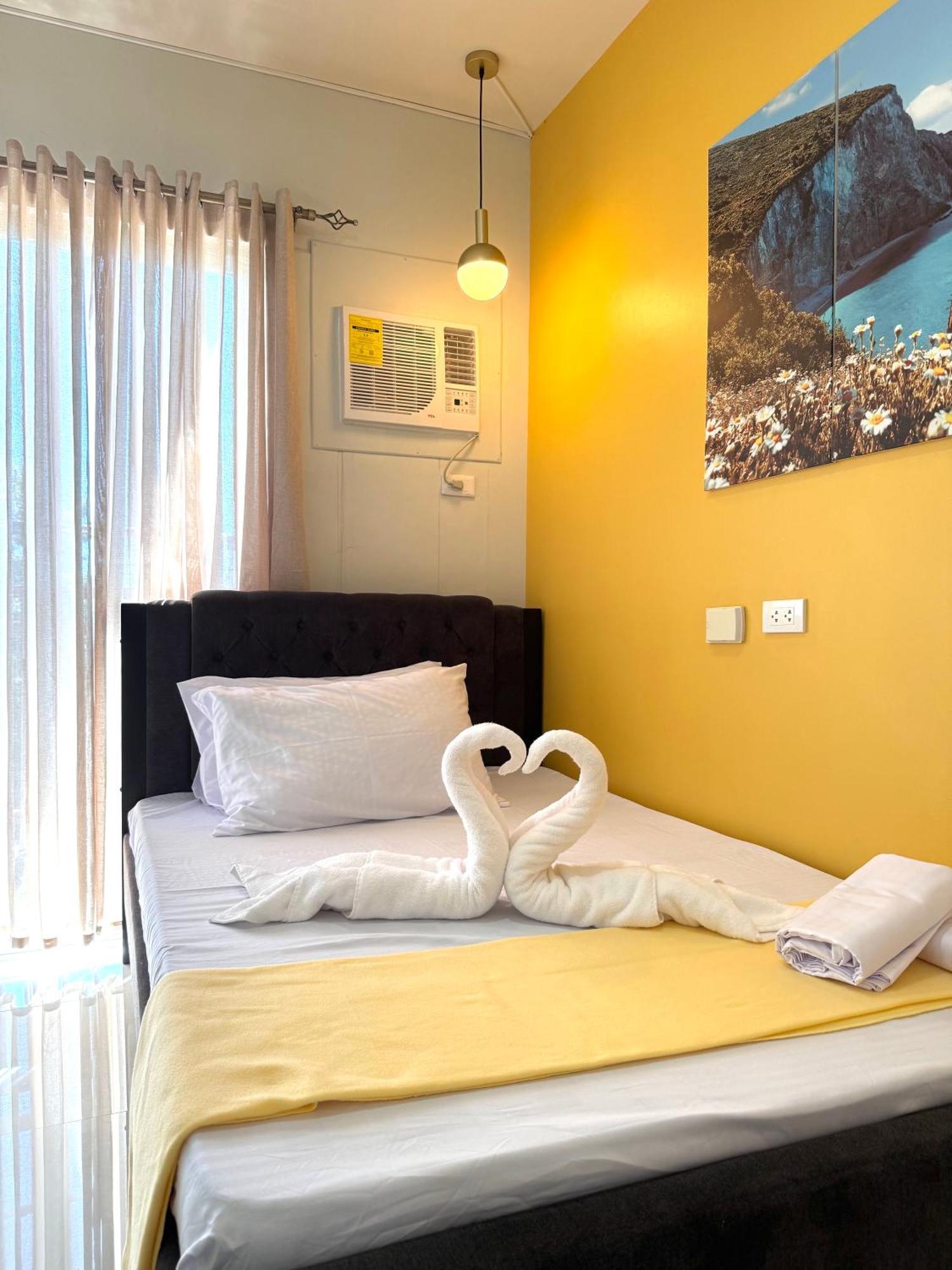 2 Bedroom And Studio Apartments With Private Pool And Gym In Vista Manors Verdant Puerto Princesa Exterior foto